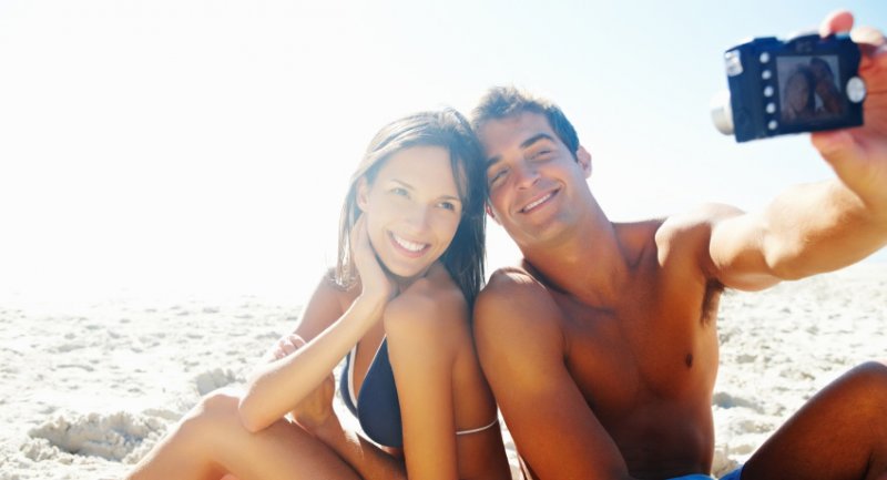 beach-couple