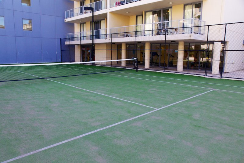 ENJOY A GAME OF TENNIS IN OUR BURLEIGH HEADS APARTMENTS