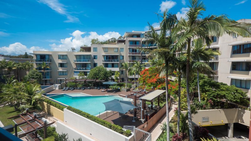 NEED AN ESCAPE? SOAK UP SUMMER ON BURLEIGH BEACH