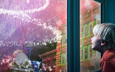 ENJOY THE LIGHTS, SNOW & PARADE AT WARNER BROS. MOVIE WORLD