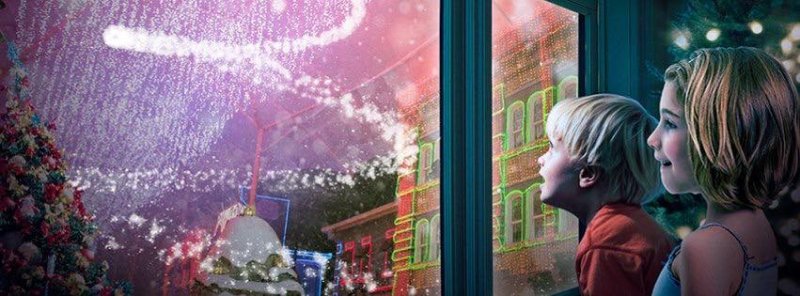 ENJOY THE LIGHTS, SNOW & PARADE AT WARNER BROS. MOVIE WORLD