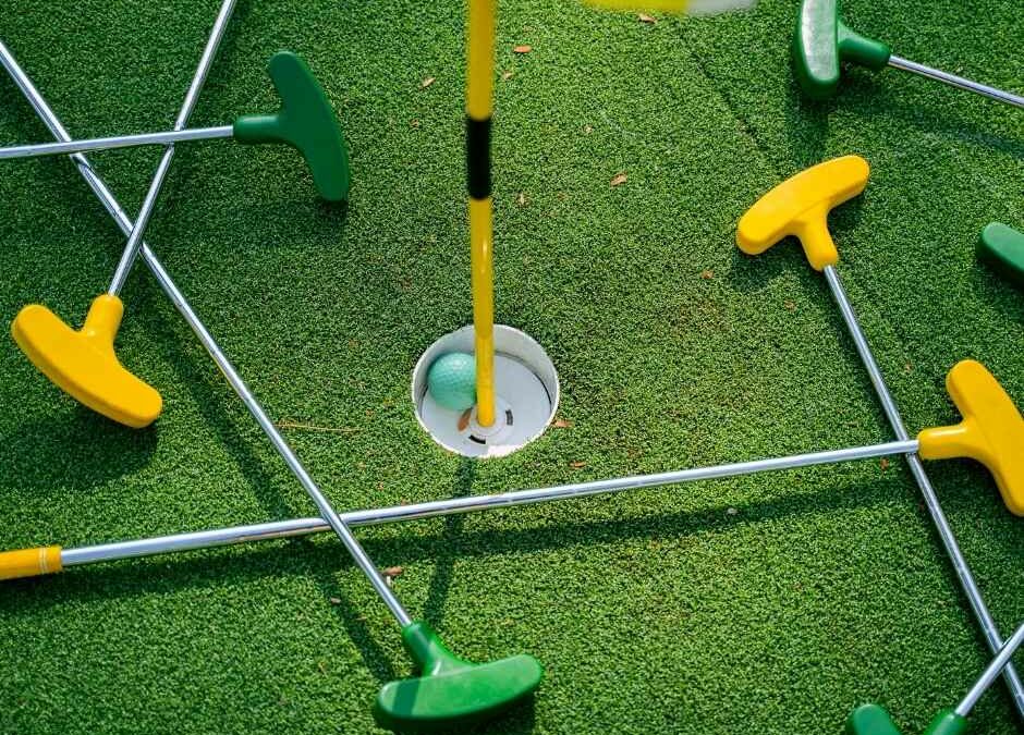 The Beach Cabarita - Family-Friendly Fun Near Swell Resort - playing putt putt